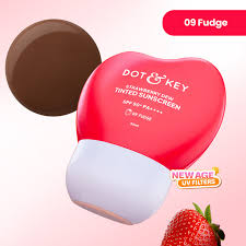 Dot & Key Strawberry Dew Tinted Sunscreen SPF 50+ PA++++ With New-Age UV Filters